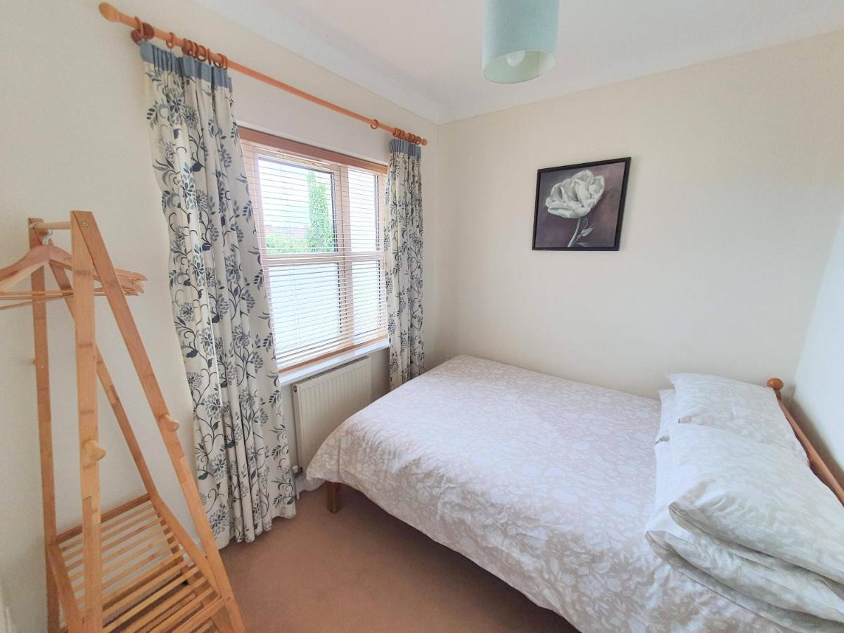 Friars Walk Houses With 2 Bedrooms, 2 Bathrooms, Fast Wi-Fi And Private Parking Sittingbourne Exterior foto