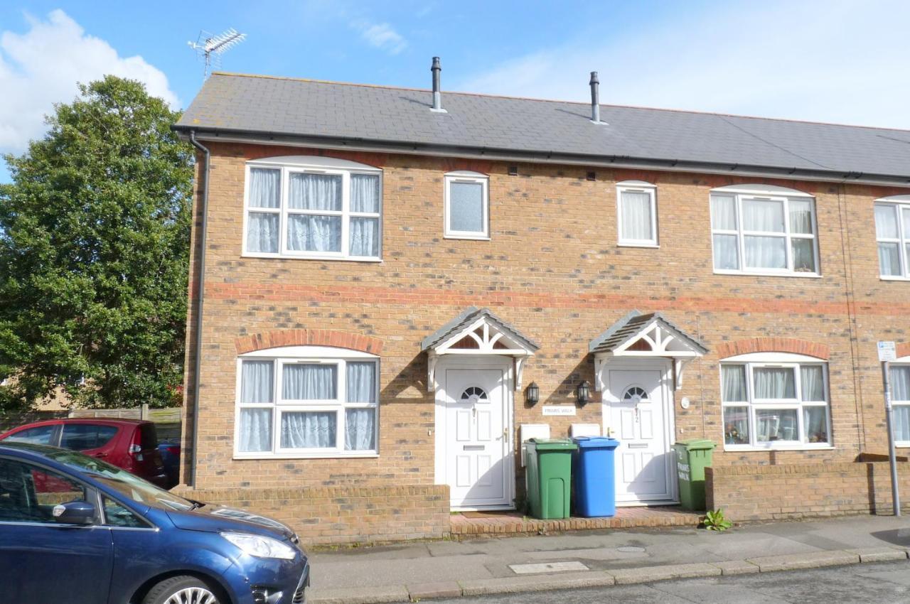 Friars Walk Houses With 2 Bedrooms, 2 Bathrooms, Fast Wi-Fi And Private Parking Sittingbourne Exterior foto