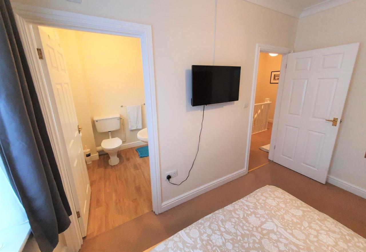 Friars Walk Houses With 2 Bedrooms, 2 Bathrooms, Fast Wi-Fi And Private Parking Sittingbourne Exterior foto