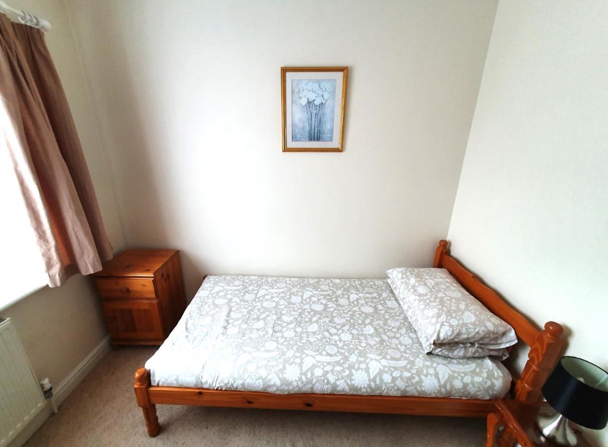 Friars Walk Houses With 2 Bedrooms, 2 Bathrooms, Fast Wi-Fi And Private Parking Sittingbourne Exterior foto